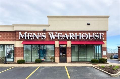 Mens Wearhouse on mentor avenue, Mentor, OH